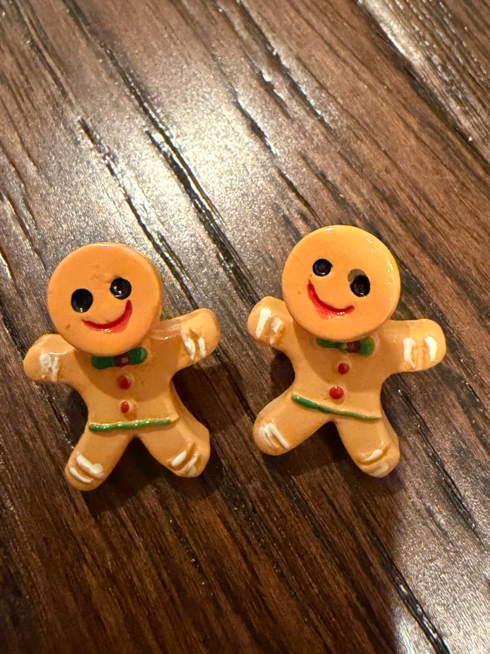 Justice Gingerbread Man Button Charms - Tan with Red & Green Accents